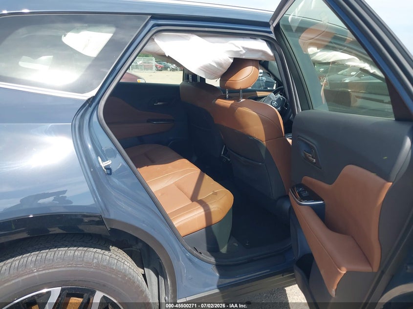 2025 TOYOTA CROWN SIGNIA auction photo 8