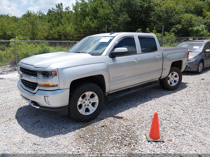 2018 Chevrolet Silverado, Right Side, IAAI, VIN 3GCUKREC8JG495385 — photo 2