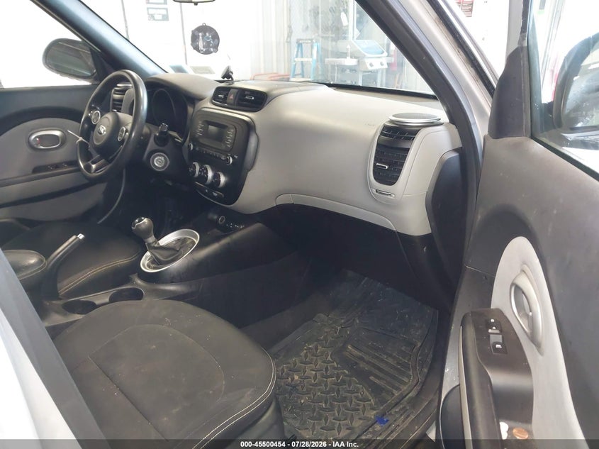 2014 KIA SOUL auction photo 5