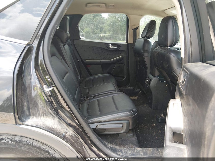 VIN 1FMCU0H68LUC28394 2020 FORD ESCAPE SEL
