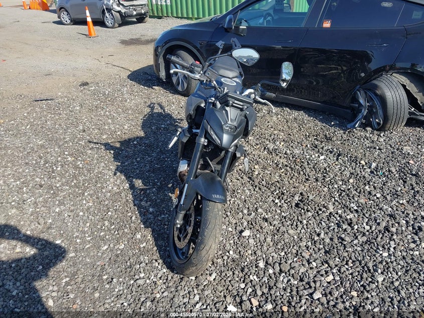 2025 YAMAHA MTN690 auction photo 5