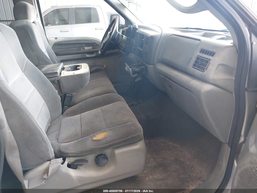2002 FORD F-250 auction photo 5