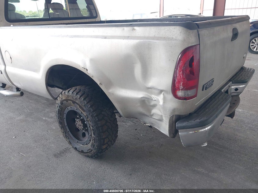 2002 FORD F-250 auction photo 6
