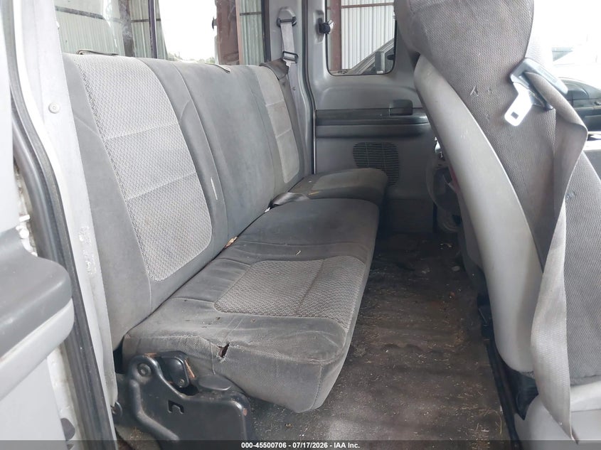 2002 FORD F-250 auction photo 8