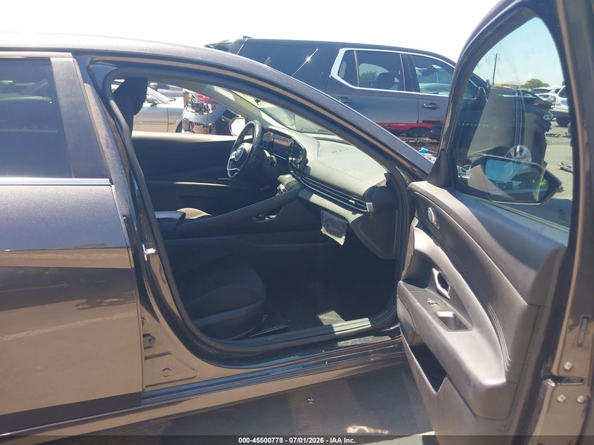 2021 HYUNDAI ELANTRA auction photo 5
