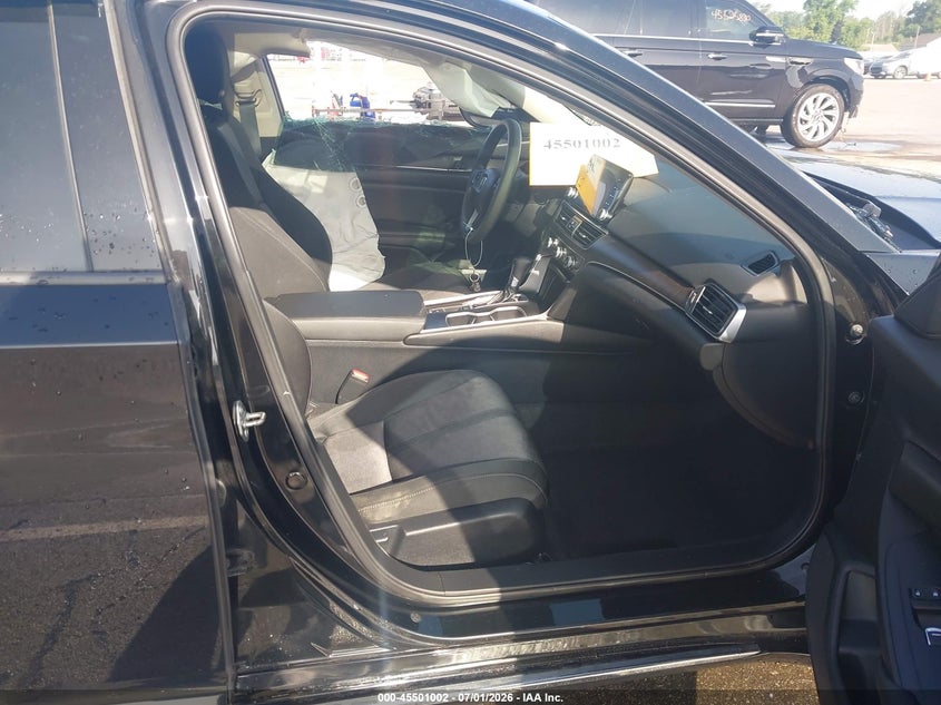 VIN 1HGCV1F40KA148727 2019 HONDA ACCORD EX