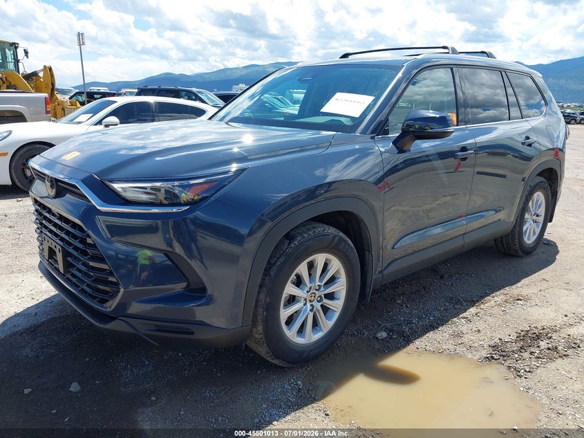 2024 TOYOTA GRAND HIGHLANDER auction photo 2