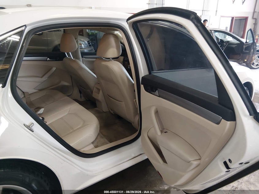 2015 VOLKSWAGEN PASSAT auction photo 8