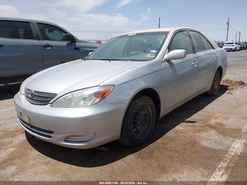 2002 Toyota Camry, Normal Wear & Tear, IAAI, VIN JTDBE32K120008153 — photo 2