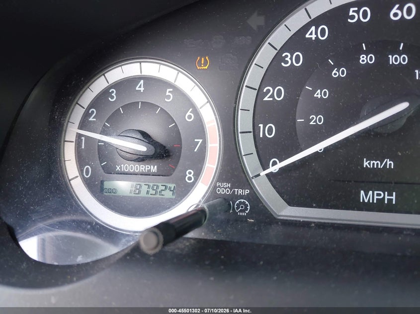 2008 TOYOTA SIENNA auction photo 7