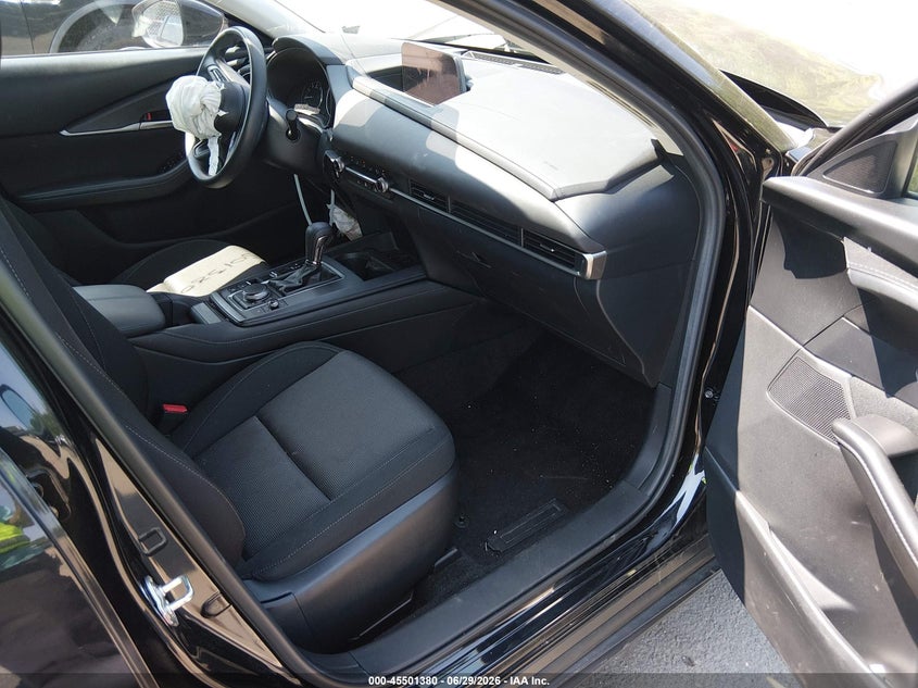 AtlanticExpress - Mazda CX-30