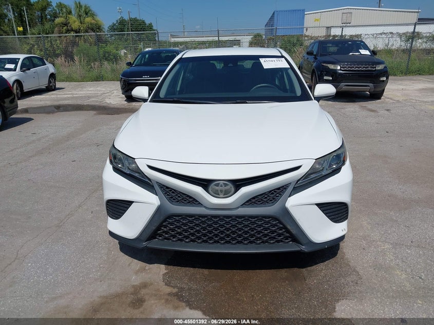 TOYOTA CAMRY - zdjęcie 12