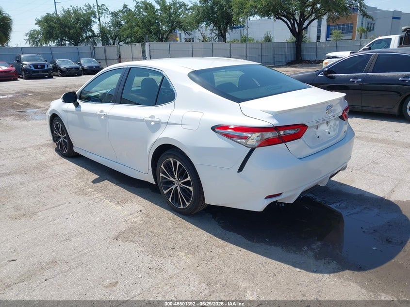 2018 TOYOTA CAMRY auction photo 3