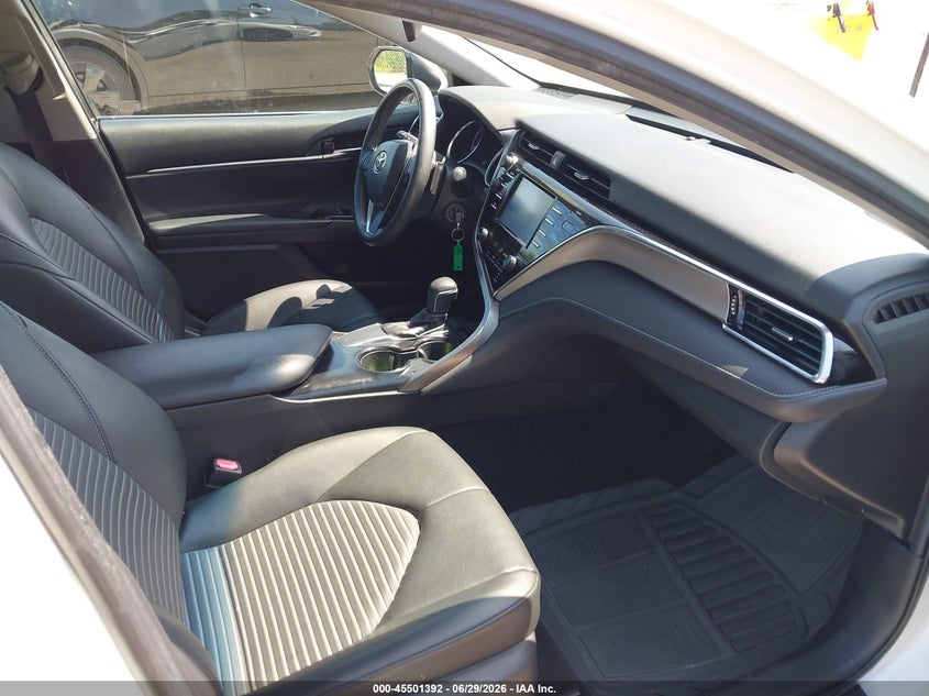 2018 TOYOTA CAMRY auction photo 5