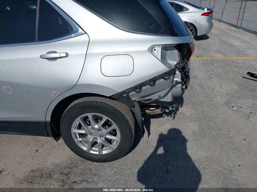 2022 CHEVROLET EQUINOX auction photo 6