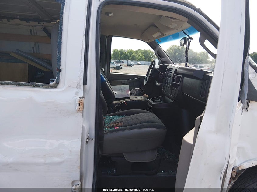 2020 GMC SAVANA CARGO auction photo 5