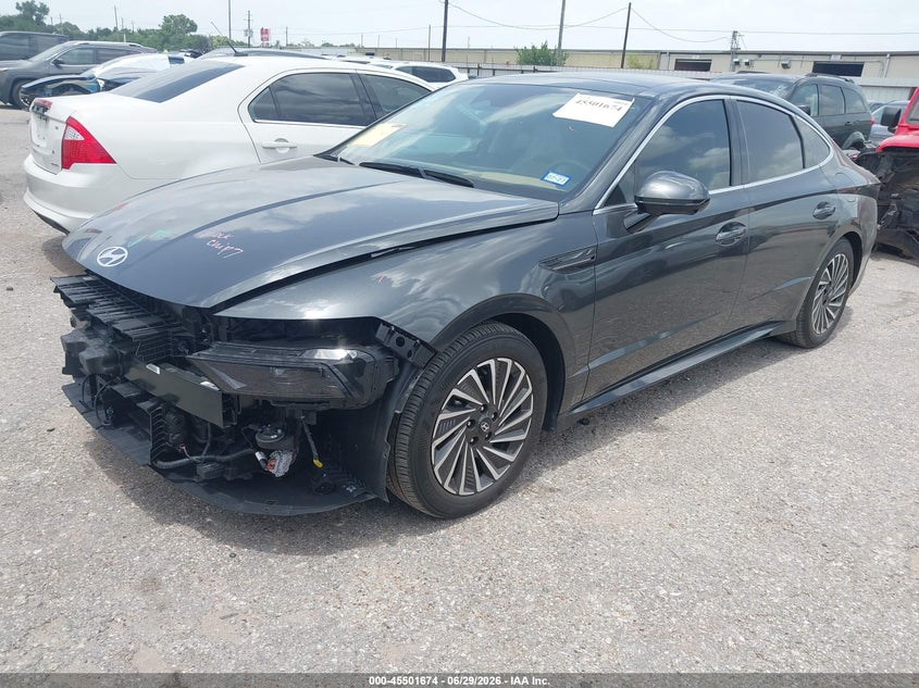 2025 HYUNDAI SONATA HYBRID auction photo 2