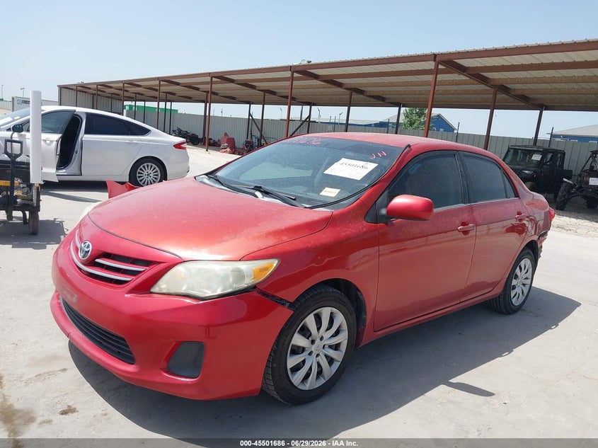2013 Toyota Corolla, Удар сзади, IAAI, VIN 5YFBU4EE0DP092179 — фото 2