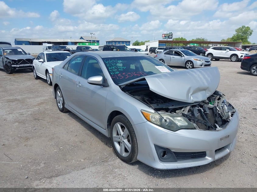 2012 TOYOTA CAMRY SE