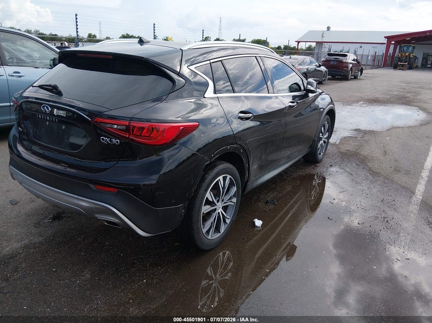 AtlanticExpress - Infiniti QX30
