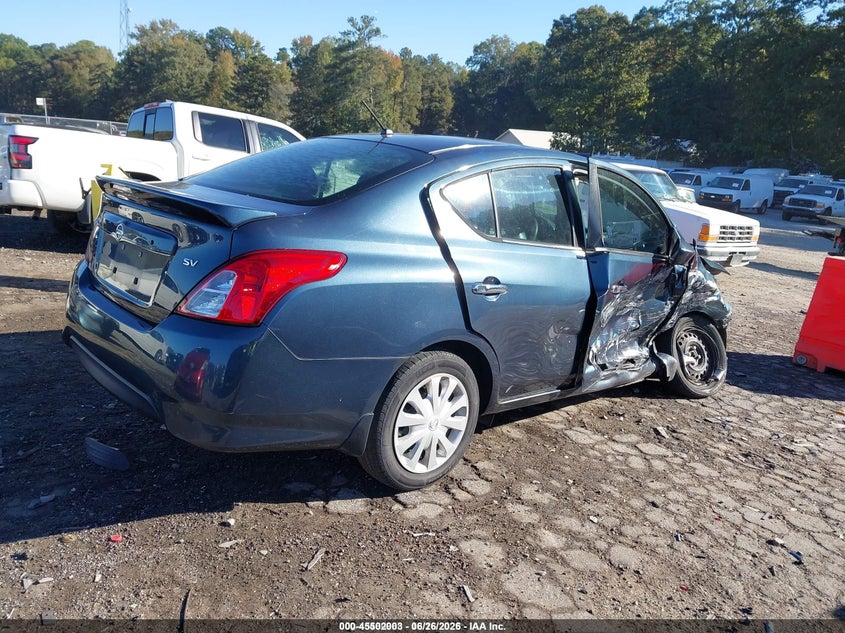 2017 NISSAN VERSA auction photo 4