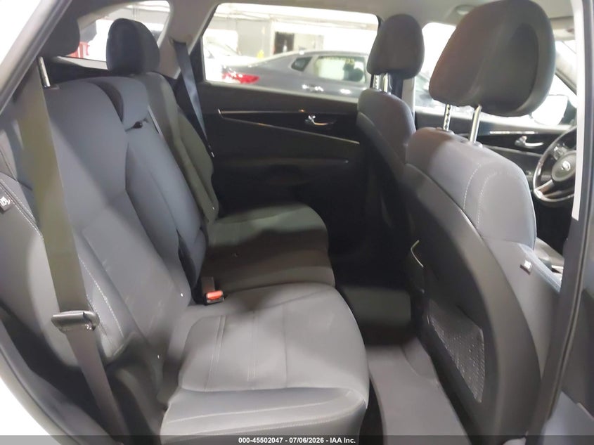 2016 KIA SORENTO auction photo 8