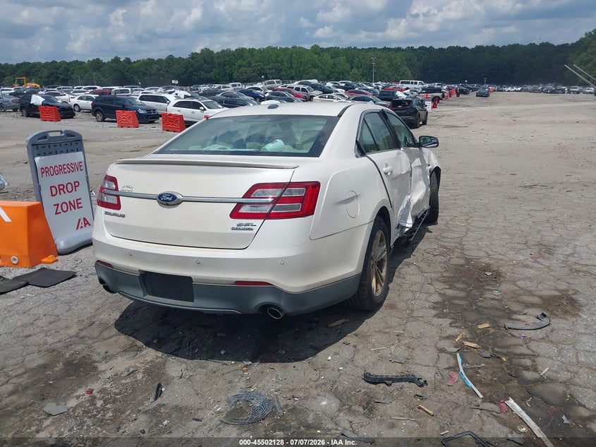 2015 FORD TAURUS auction photo 4