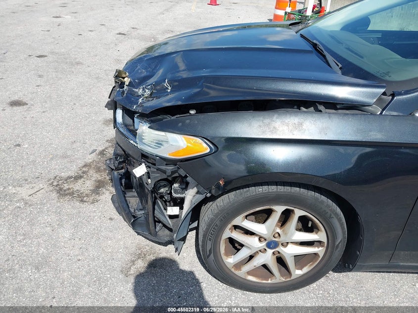 2015 FORD FUSION auction photo 6