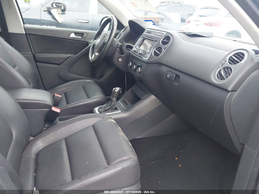 Volkswagen Tiguan - фото 5