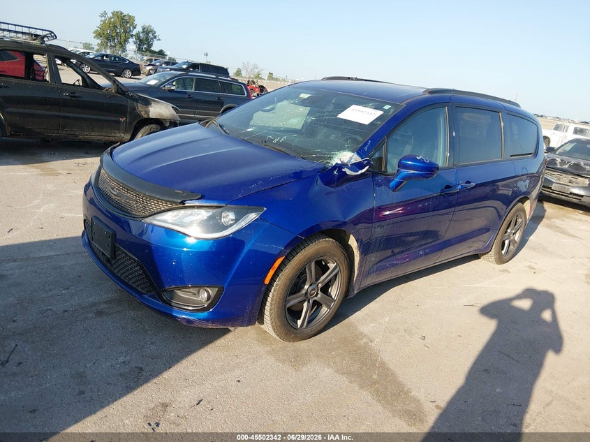 Vin: 2c4rc1eg7lr127171, lot: 46000558, chrysler pacifica touring l plus 20202