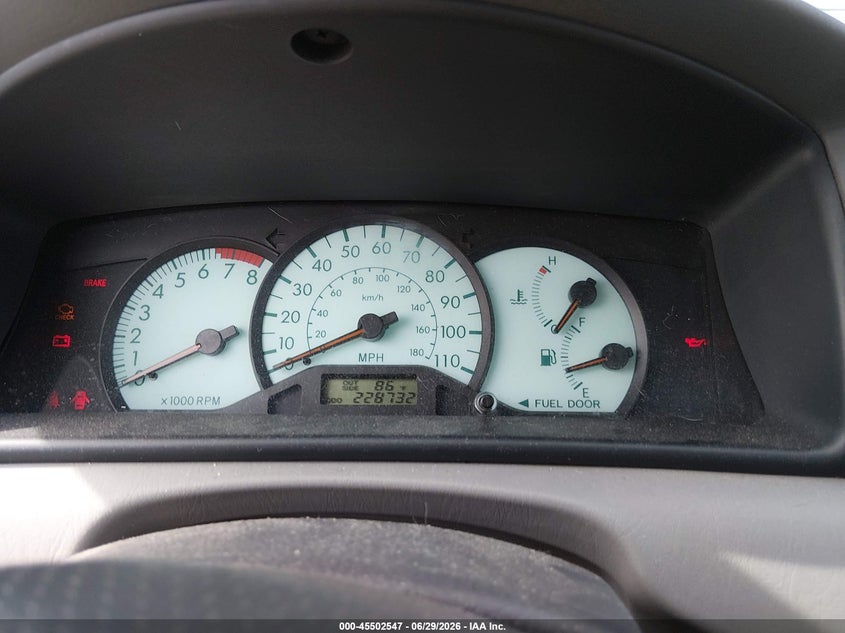 2004 TOYOTA COROLLA auction photo 7