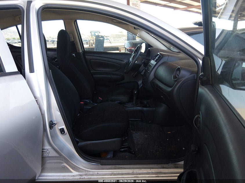 2015 NISSAN VERSA auction photo 5