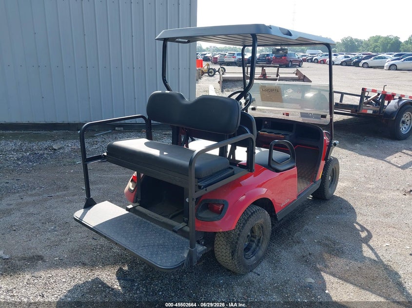 2022 EZ-GO GOLF CART auction photo 4