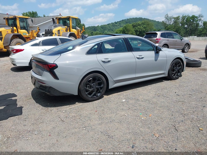 2026 KIA K5 — zdjęcie 4