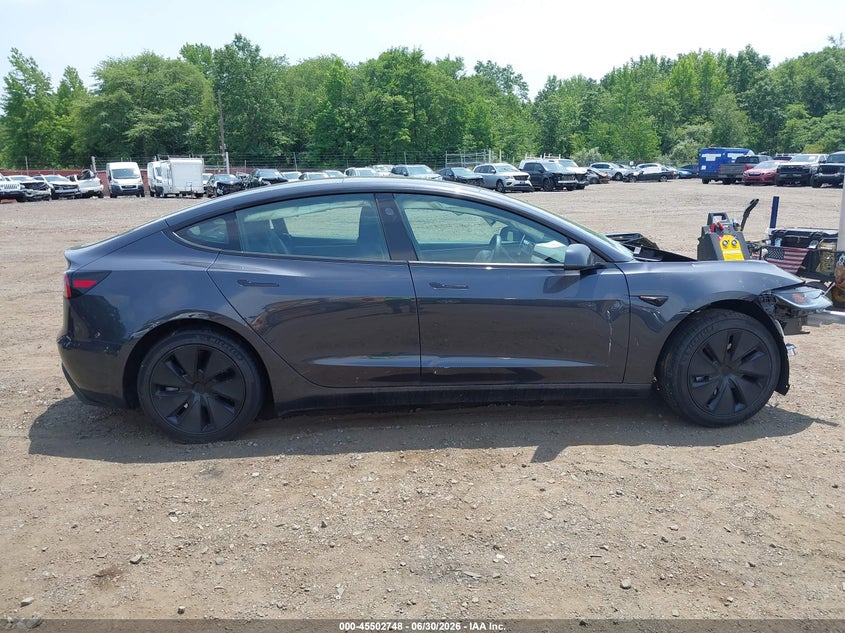 TESLA MODEL 3 - zdjęcie 13