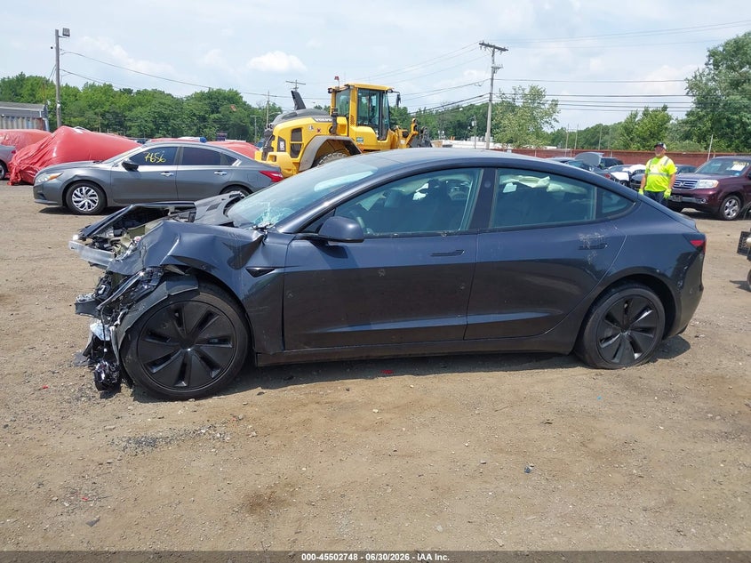 TESLA MODEL 3 - zdjęcie 14