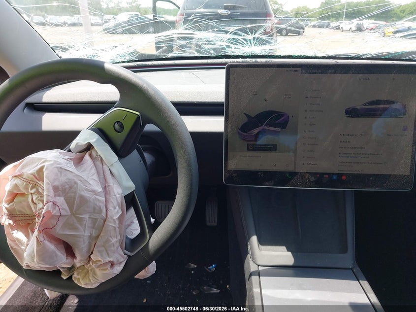 TESLA MODEL 3 - zdjęcie 18