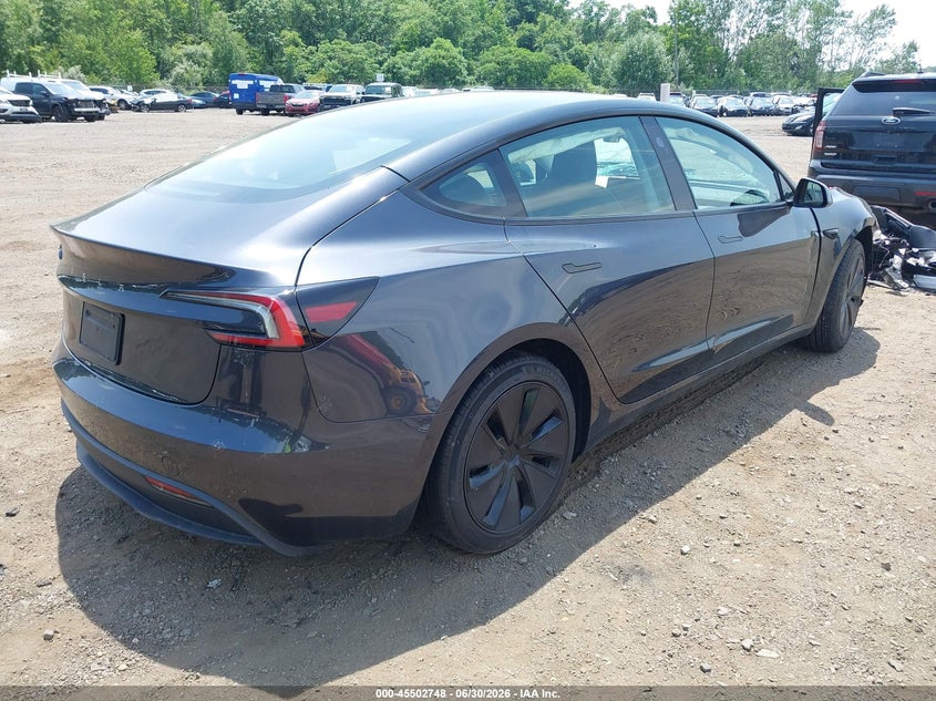 TESLA MODEL 3 - zdjęcie 4