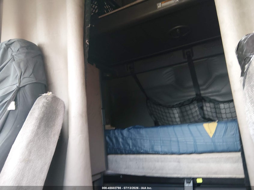 2016 FREIGHTLINER CASCADIA 125 auction photo 6