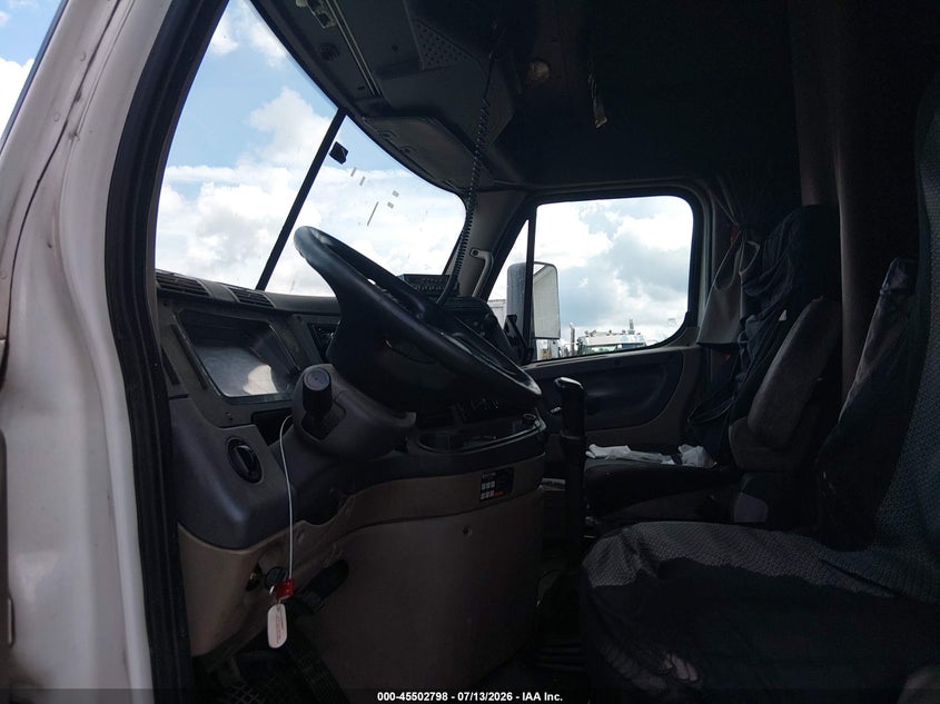 2016 FREIGHTLINER CASCADIA 125 auction photo 7