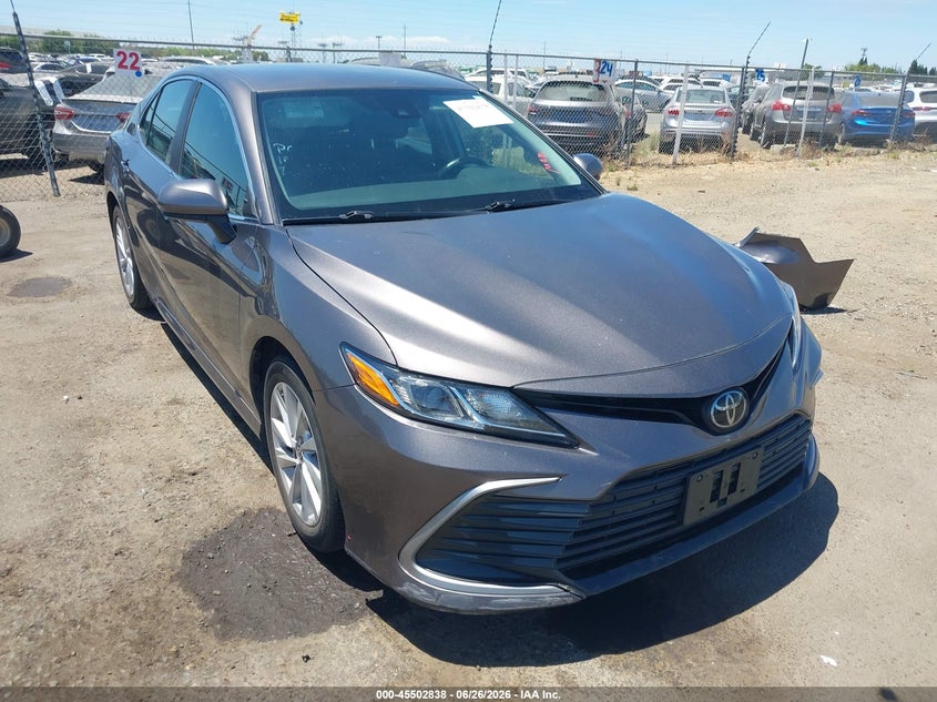 2022 TOYOTA CAMRY  (VIN: 4T1C11AK4NU671182)