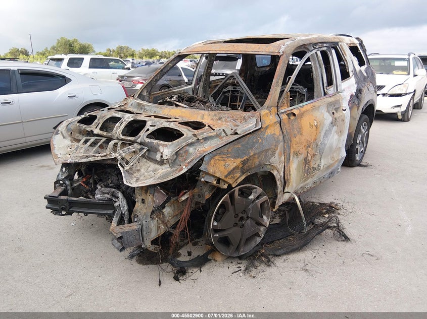 2025 HYUNDAI PALISADE auction photo 2