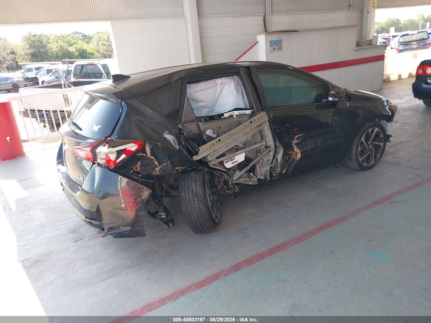 2018 TOYOTA COROLLA IM auction photo 4