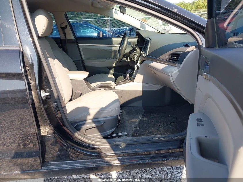 2020 HYUNDAI ELANTRA auction photo 5