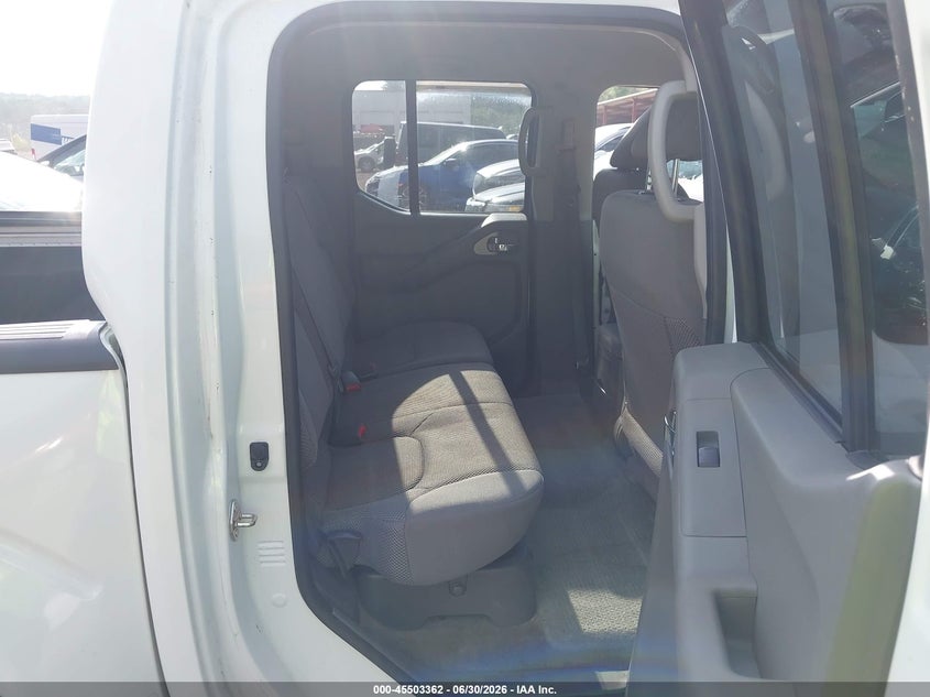 2017 NISSAN FRONTIER auction photo 8