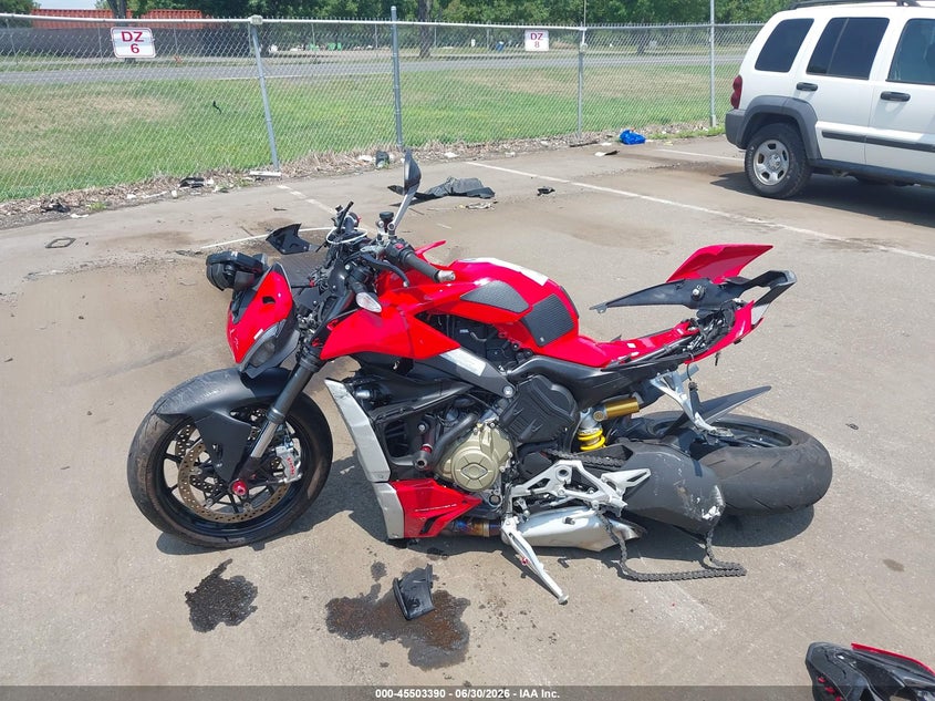 2021 Ducati Streetfighter V4/V4S VIN: ZDMFAKNW7MB006330 Lot: 45503390