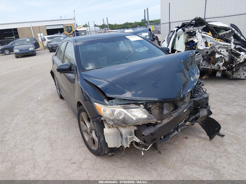 2014 TOYOTA CAMRY auction photo 1