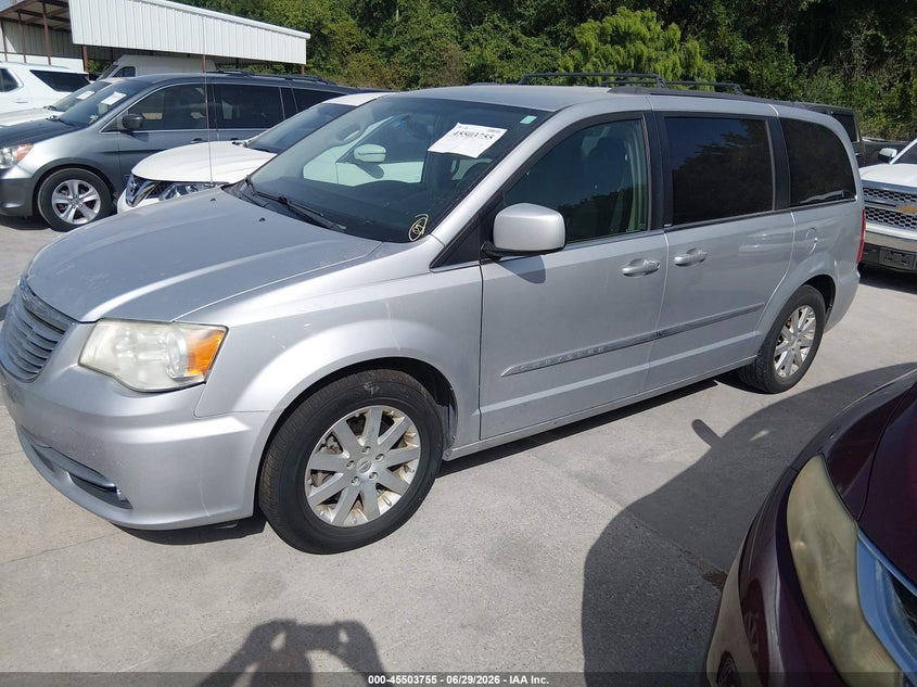 2012 CHRYSLER TOWN & COUNTRY auction photo 2