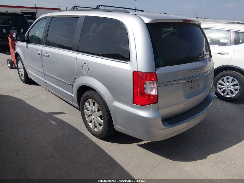 2012 CHRYSLER TOWN & COUNTRY auction photo 3