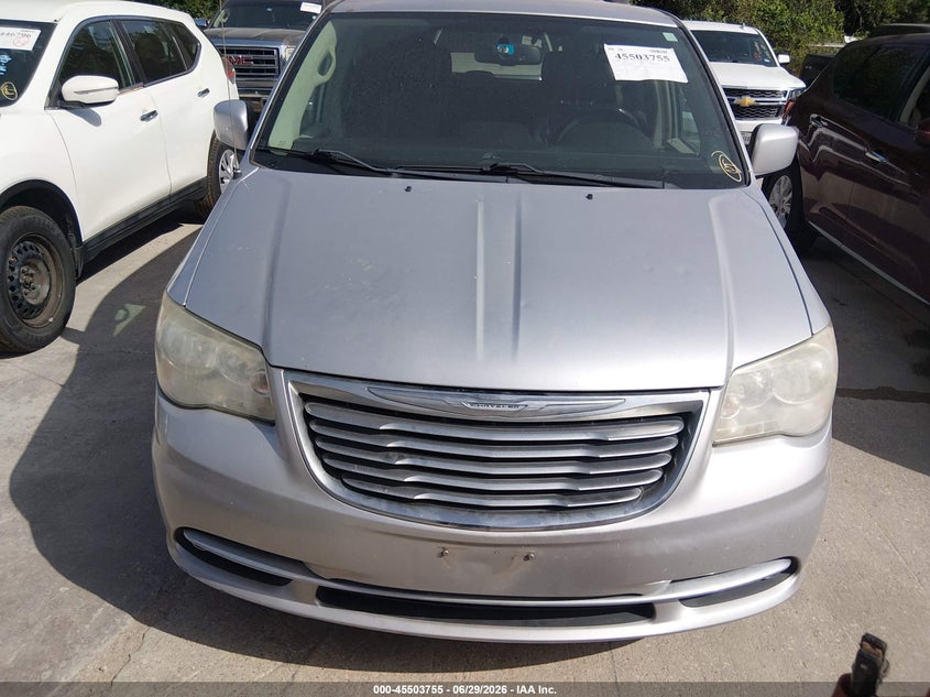 2012 CHRYSLER TOWN & COUNTRY auction photo 6